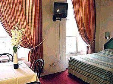 Saint Sulpice Apartment *